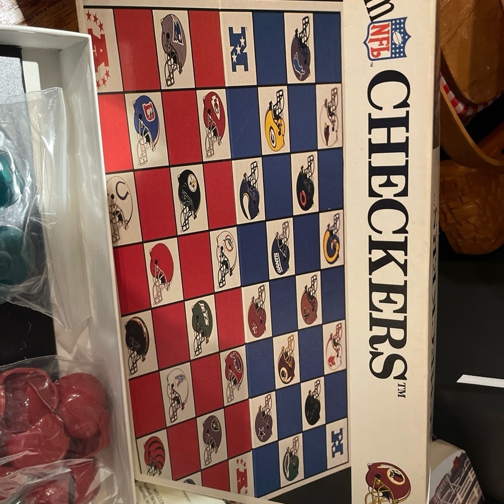 NFL Redskins vs Eagles Board Game Checkers New